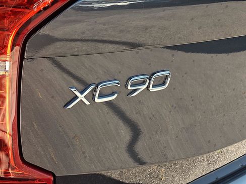 Certified 2024 Volvo XC90 B5 Core w/ Protection Package Premier image 32