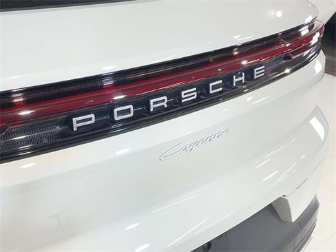 Used 2024 Porsche Cayenne image 12