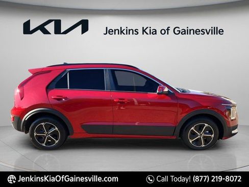New 2025 Kia Niro EX w/ EX Cold Weather Package FWD image 2