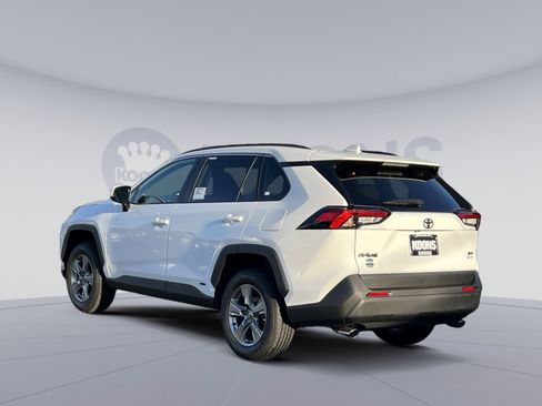 New 2025 Toyota RAV4 XLE image 4