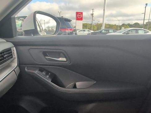 Used 2026 Nissan Rogue SV w/ Cold Weather Package image 9