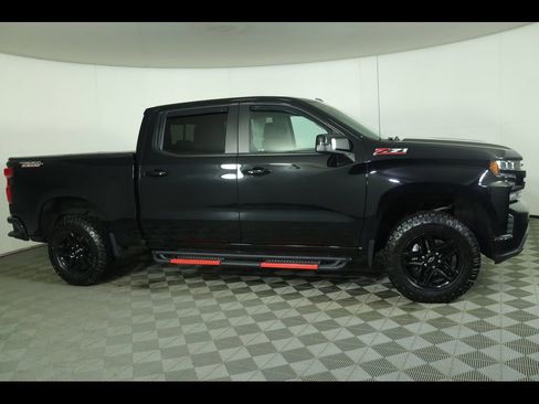 Used 2021 Chevrolet Silverado 1500 LT Trail Boss w/ LT Trail Boss Premium Package image 2