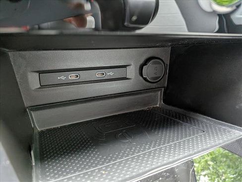 Certified 2023 Volkswagen Taos SE w/ Black Wheel Package FWD image 36
