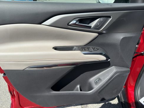 New 2026 Chevrolet Traverse LT image 11