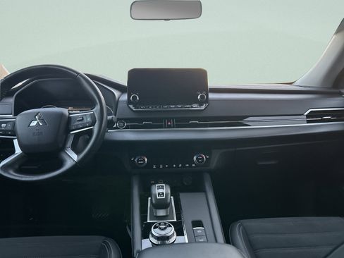 Used 2024 Mitsubishi Outlander SE image 48