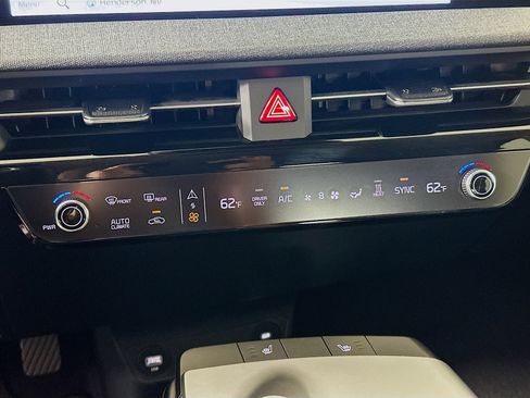 Used 2024 Kia EV6 Light RWD image 24