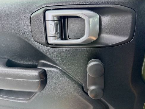 Used 2020 Jeep Wrangler Unlimited Sport image 23