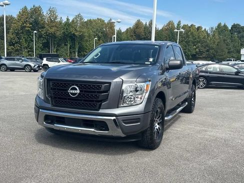 Used 2024 Nissan Titan SV AWD/4WD image 8