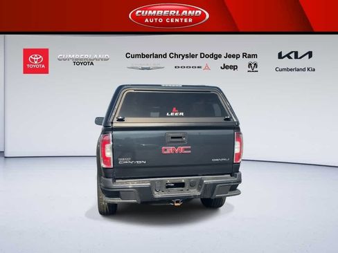 Used 2018 GMC Canyon Denali image 7