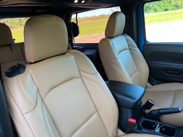 Used 2025 Jeep Wrangler Sport AWD/4WD image 37