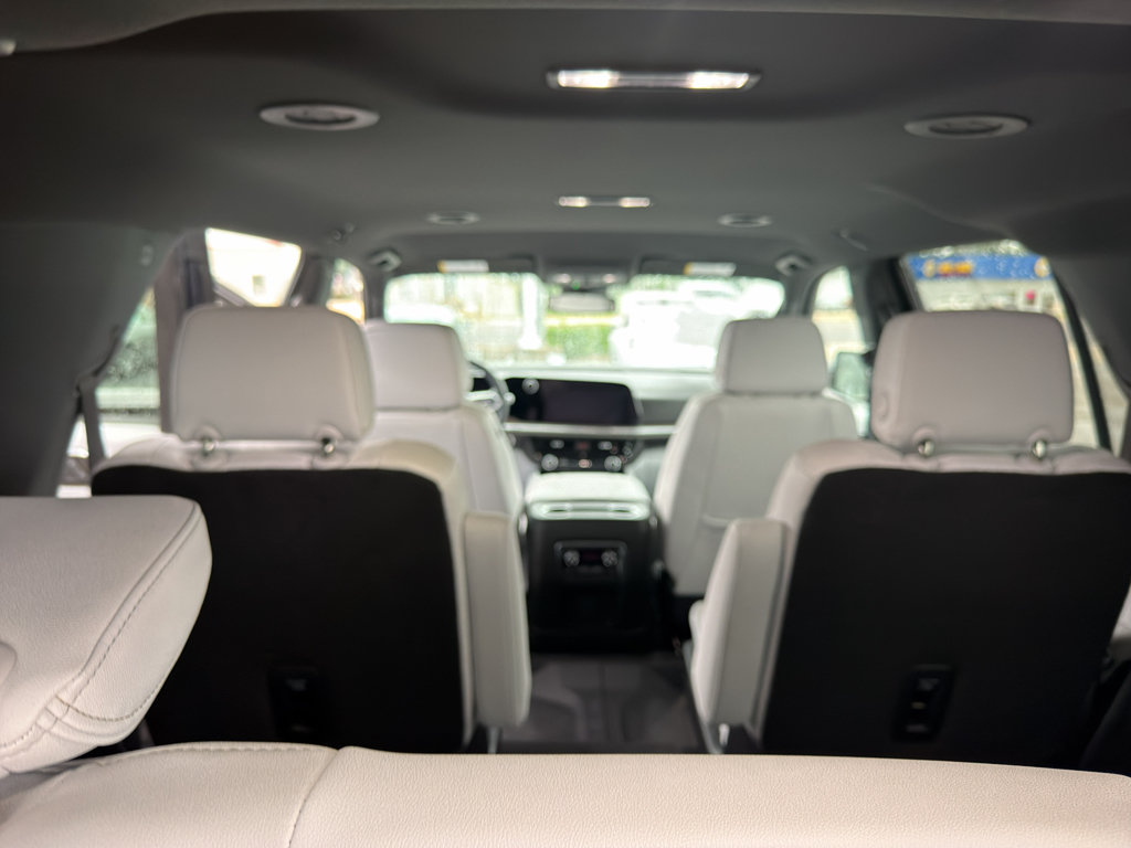 Used 2025 Chevrolet Tahoe Premier AWD/4WD image 14