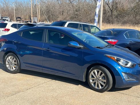 Used 2016 Hyundai Elantra SE w/ Option Group 02 image 8