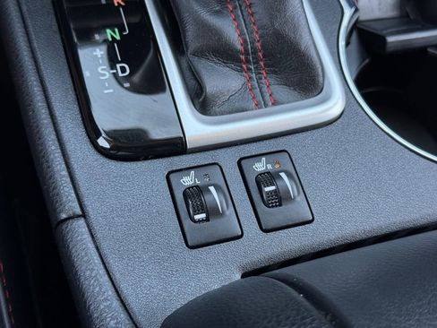 Used 2019 Toyota Highlander SE image 21