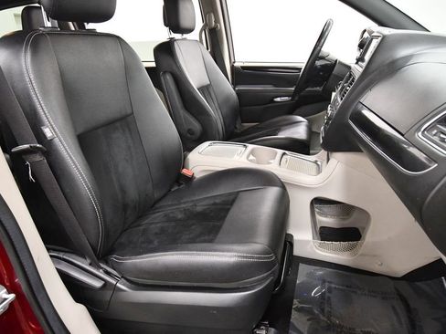 Used 2018 Dodge Grand Caravan SXT FWD image 19