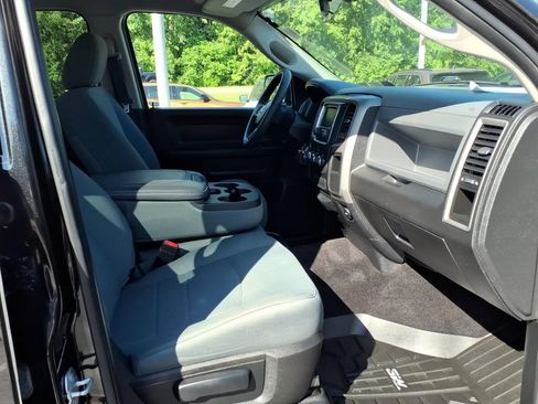 Used 2018 RAM 1500 Express w/ Express Value Package AWD/4WD image 10