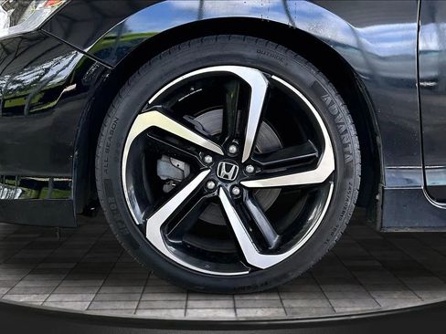 Used 2017 Honda Accord Sport image 30