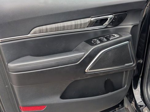 Used 2023 Kia Telluride SX image 14