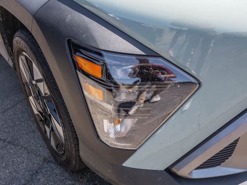 Used 2024 Hyundai Kona SEL FWD image 8