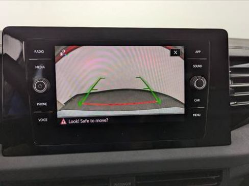 Used 2025 Volkswagen Jetta SE w/ Sunroof Package FWD image 24