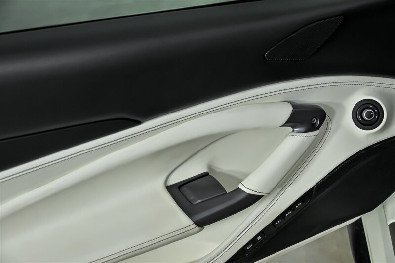 Used 2020 Ferrari F8 Tributo RWD image 15