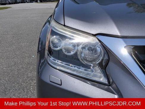 Used 2017 Lexus GX 460 Premium w/ Premium Package AWD/4WD image 9