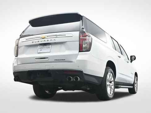 Used 2023 Chevrolet Suburban Premier image 37