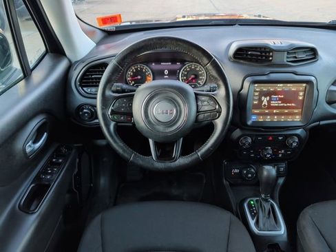 Used 2018 Jeep Renegade Altitude w/ UConnect 8.4 Nav Group image 22