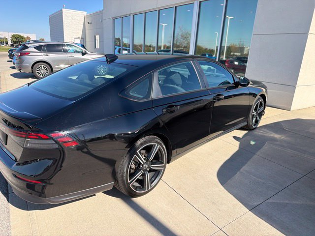 Used 2024 Honda Accord Sport image 3