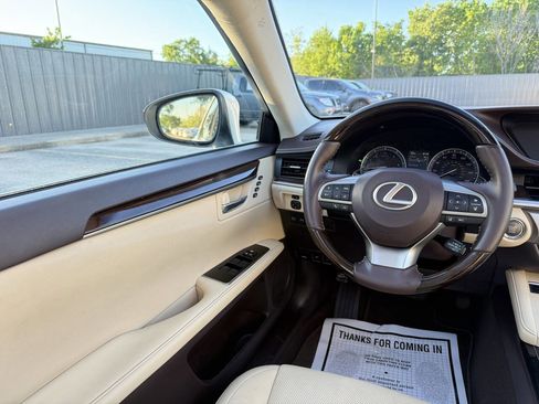 Used 2018 Lexus ES 350 w/ Premier Package FWD image 19