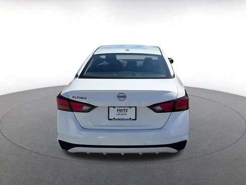 Used 2025 Nissan Altima 2.5 SV FWD image 12