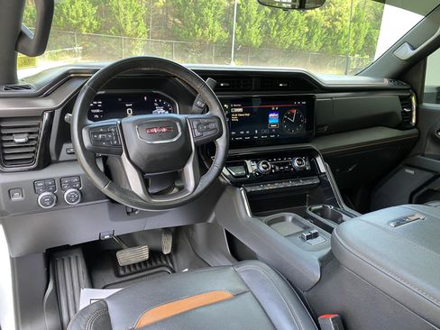 Used 2024 GMC Sierra 2500 AT4 w/ Technology Package AWD/4WD image 38