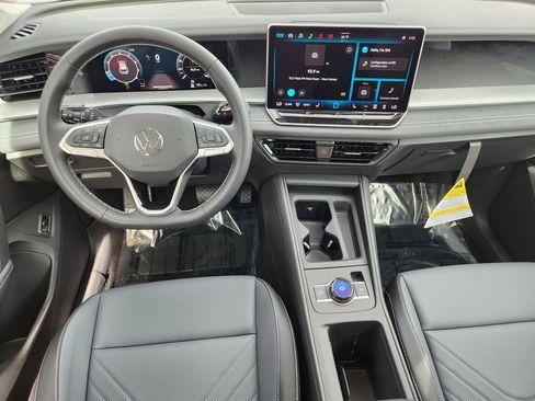 New 2026 Volkswagen Tiguan SE AWD/4WD image 16