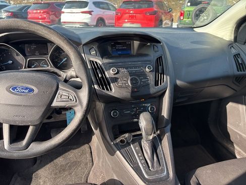 Used 2018 Ford Focus SE image 19