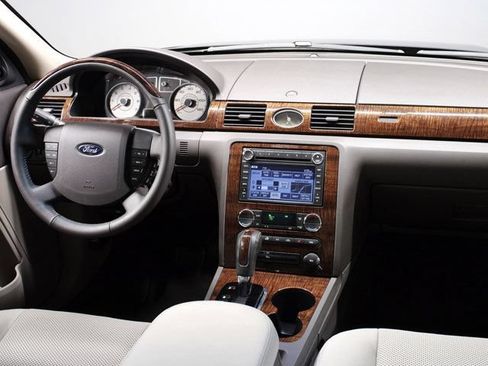 Used 2008 Ford Taurus SEL FWD image 4