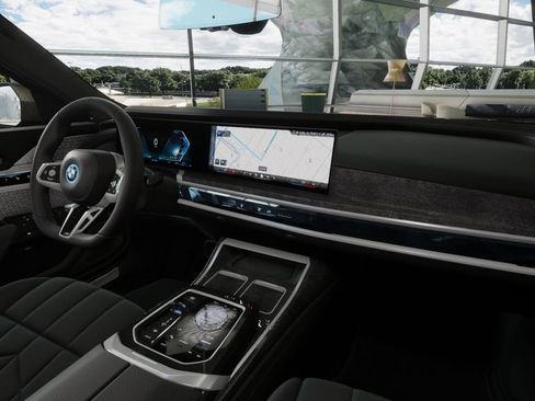 New 2026 BMW 750e xDrive w/ Executive Package image 41