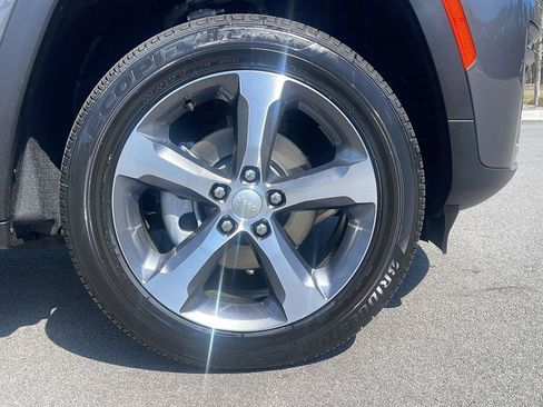 New 2026 Jeep Grand Cherokee Limited RWD image 9