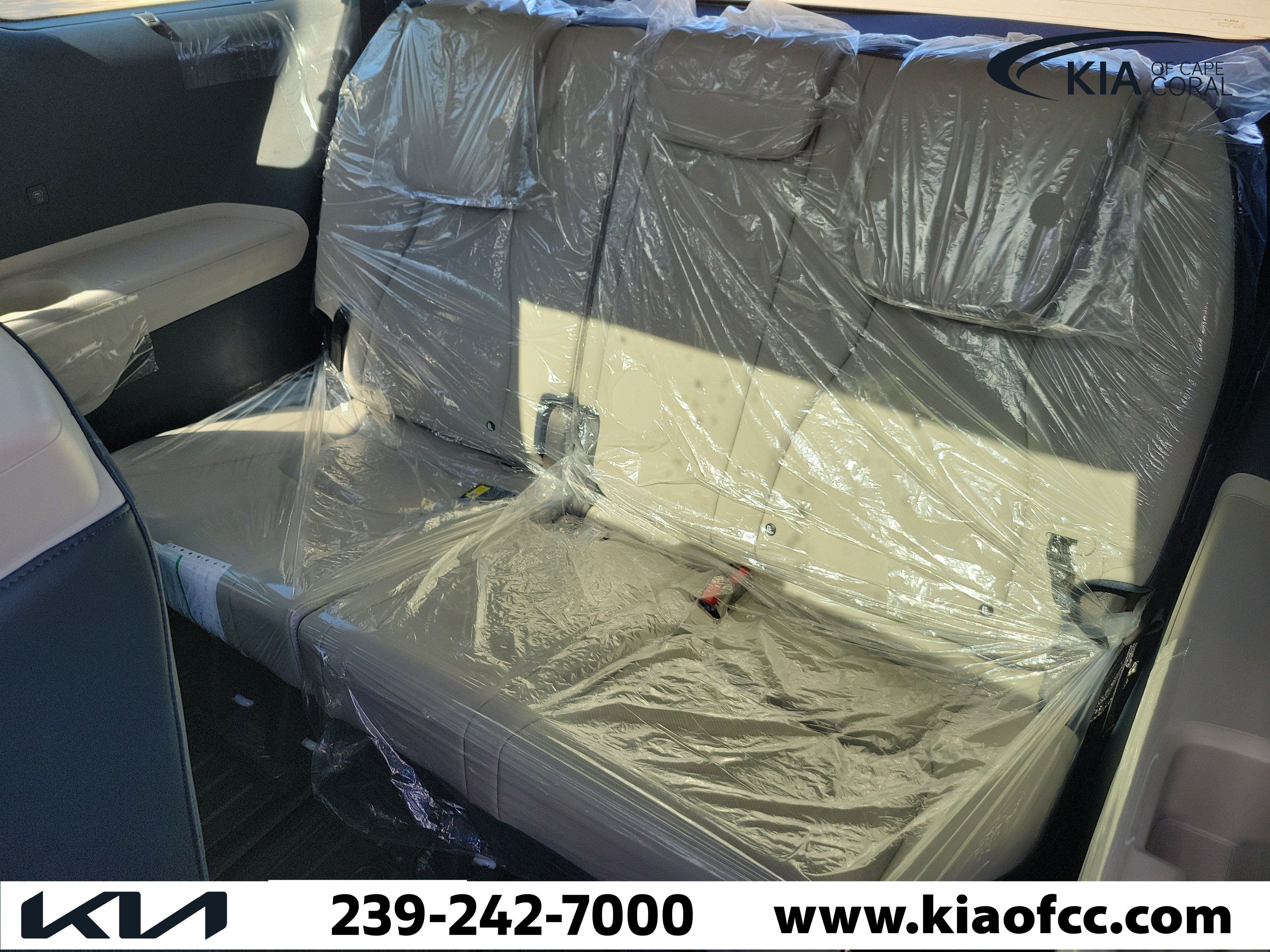 New 2027 Kia Carnival SX FWD image 13