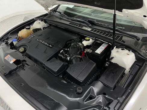 Used 2018 Lincoln Continental Select AWD/4WD image 28