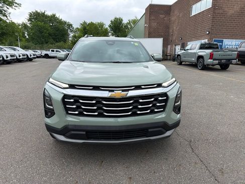 Used 2025 Chevrolet Equinox LT w/ Convenience Package II AWD/4WD image 4