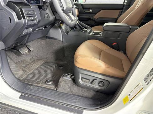 Used 2026 Toyota 4Runner Limited AWD/4WD image 11