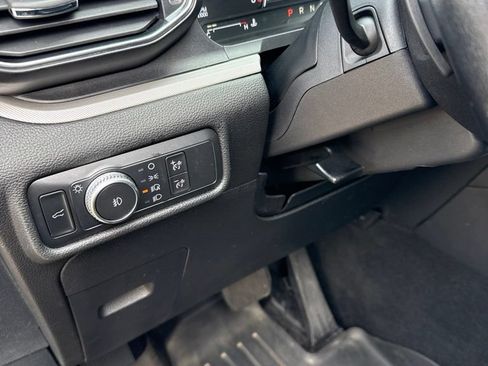 Used 2020 Ford Explorer XLT w/ Equipment Group 202A AWD/4WD image 25