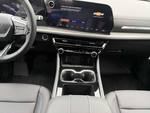 New 2026 Chevrolet Traverse LT w/ Driver Confidence Package FWD image 12