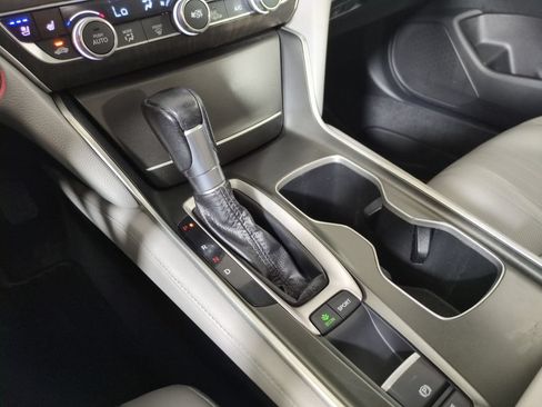 Used 2018 Honda Accord Touring image 24