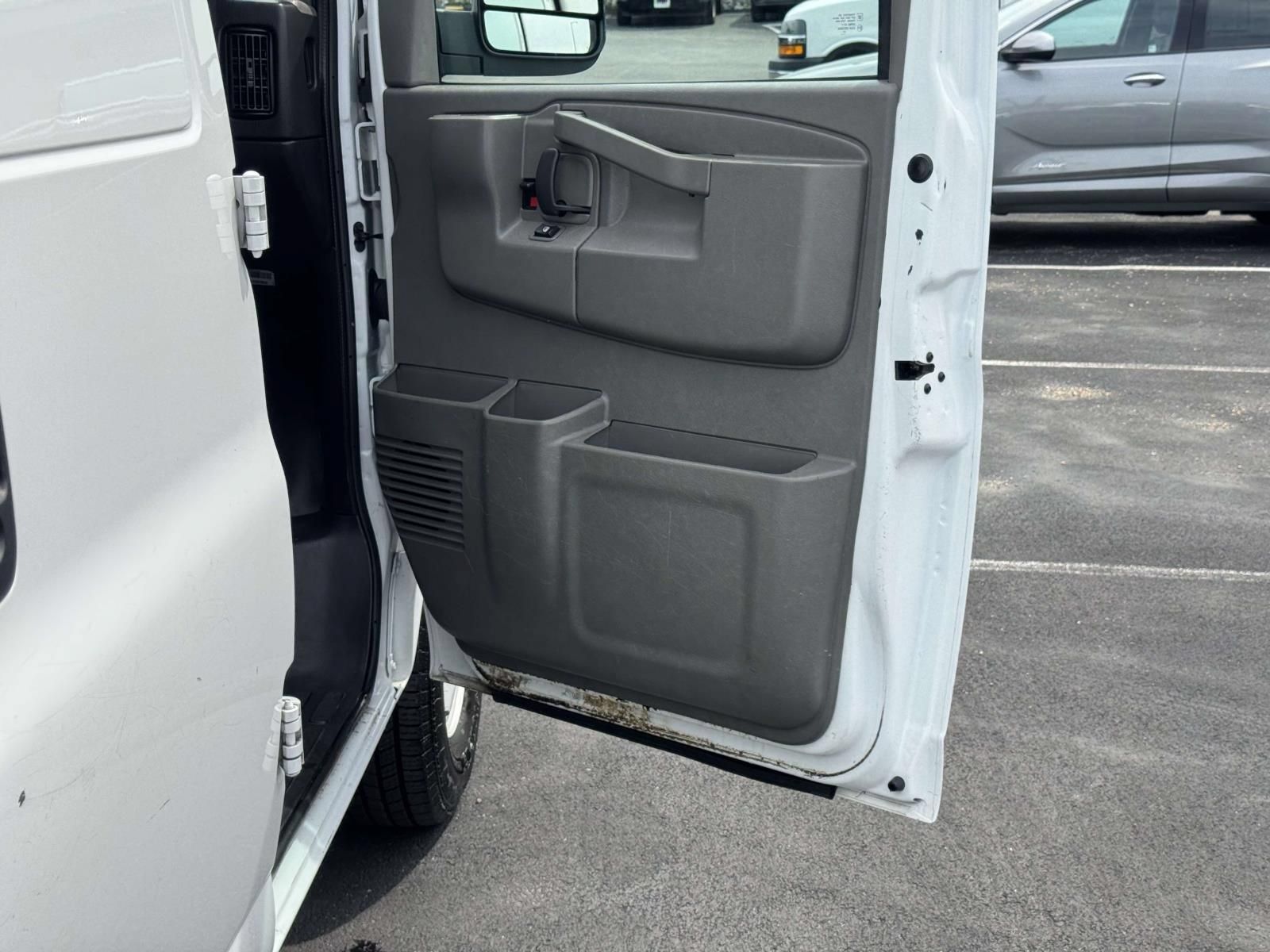 Used 2024 Chevrolet Express 2500 w/ Driver Convenience Package RWD image 12