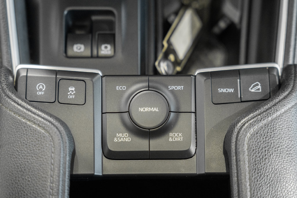 Used 2025 Toyota Grand Highlander AWD image 19