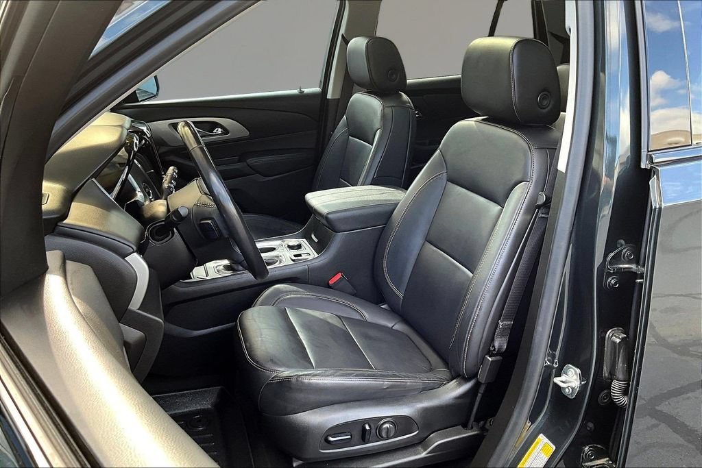 Used 2021 Chevrolet Traverse RS AWD/4WD image 18
