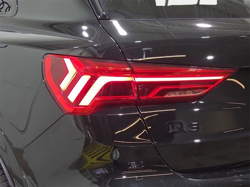 Used 2025 Audi Q3 2.0T Premium Plus w/ Premium Plus Package image 35