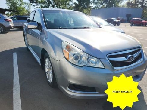 Used 2011 Subaru Legacy 2.5i Premium image 2