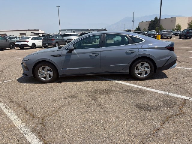 Used 2026 Hyundai Sonata SE FWD image 2