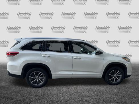 Used 2018 Toyota Highlander XLE FWD image 10
